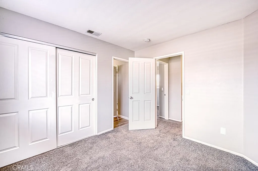 https://cdn.realtyfeed.com/cdn/127/306486123/a2bdfcf7f37d42e39c032a27c81204e0.webp