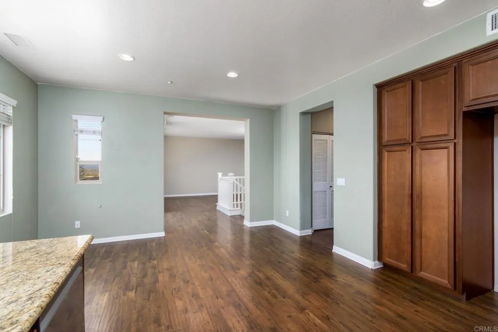 https://cdn.realtyfeed.com/cdn/127/306486206/5c3cb99a394ea498933d23860782ab40.webp