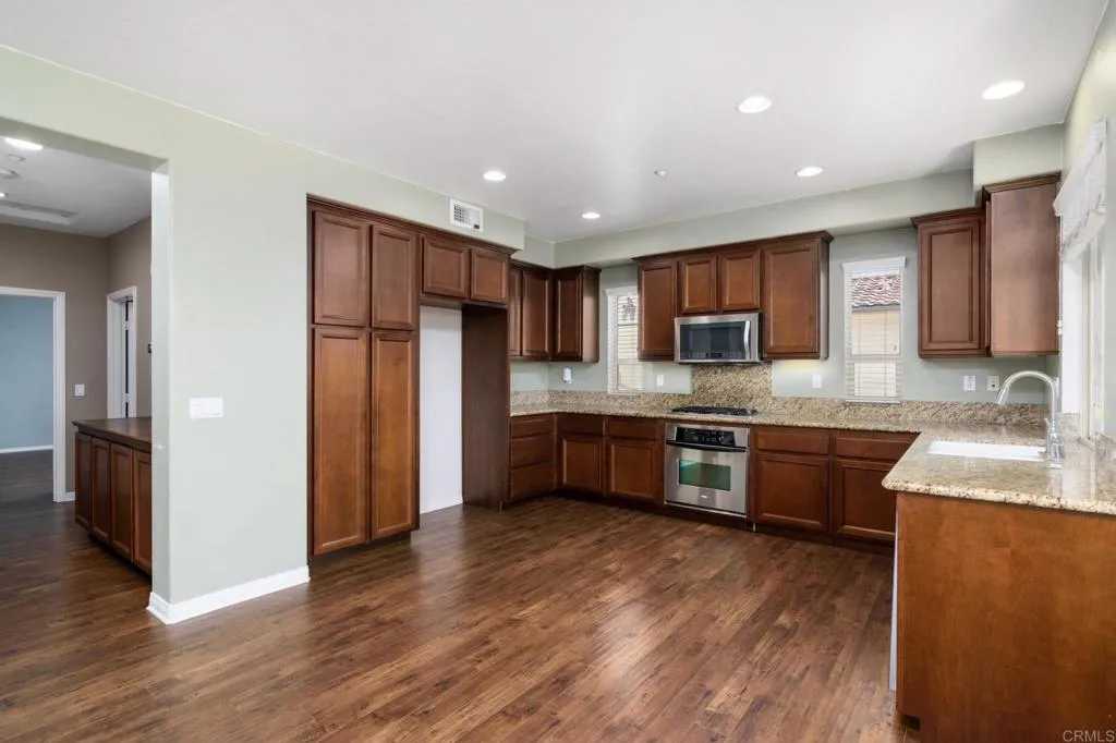 https://cdn.realtyfeed.com/cdn/127/306486206/df178306421ff91de98f9189a37d57f6.webp