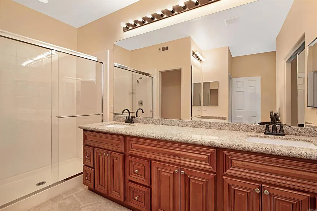 https://cdn.realtyfeed.com/cdn/127/306486212/693d6e07747f961243f73dddbf555460.webp