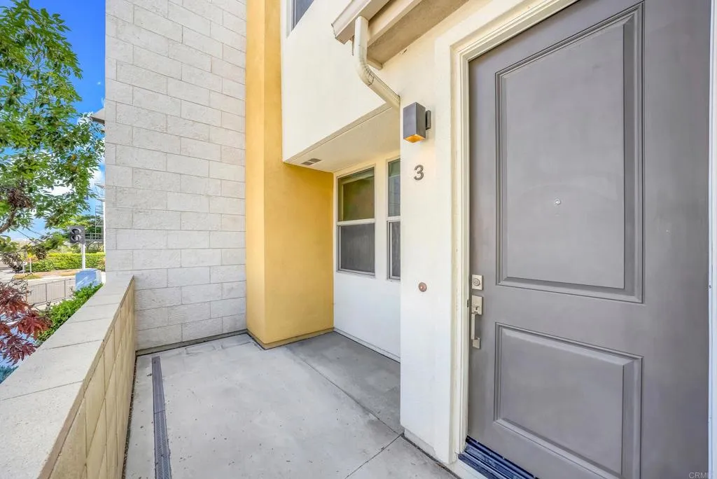 MLS: PTP2505104 Condo For Sale