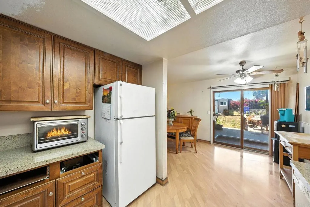 https://cdn.realtyfeed.com/cdn/127/306486267/e6ed2283b1c4a90f218842c39bca07d7.webp