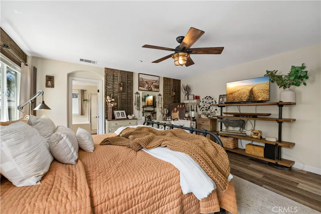 https://cdn.realtyfeed.com/cdn/127/306486319/8641f521f264826c5c5137ac2d2413cf.webp