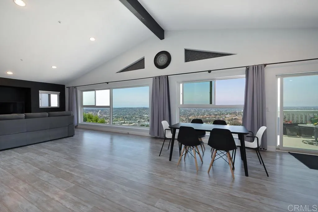 https://cdn.realtyfeed.com/cdn/127/306486326/07f9d3ed0cdf82030763e1a7ebe6a105.webp