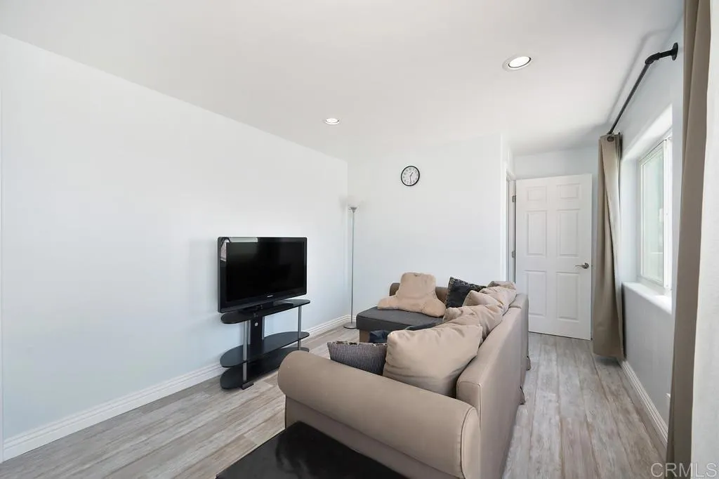 https://cdn.realtyfeed.com/cdn/127/306486326/3d64e7f5721aac0632e87ae37cbcf965.webp