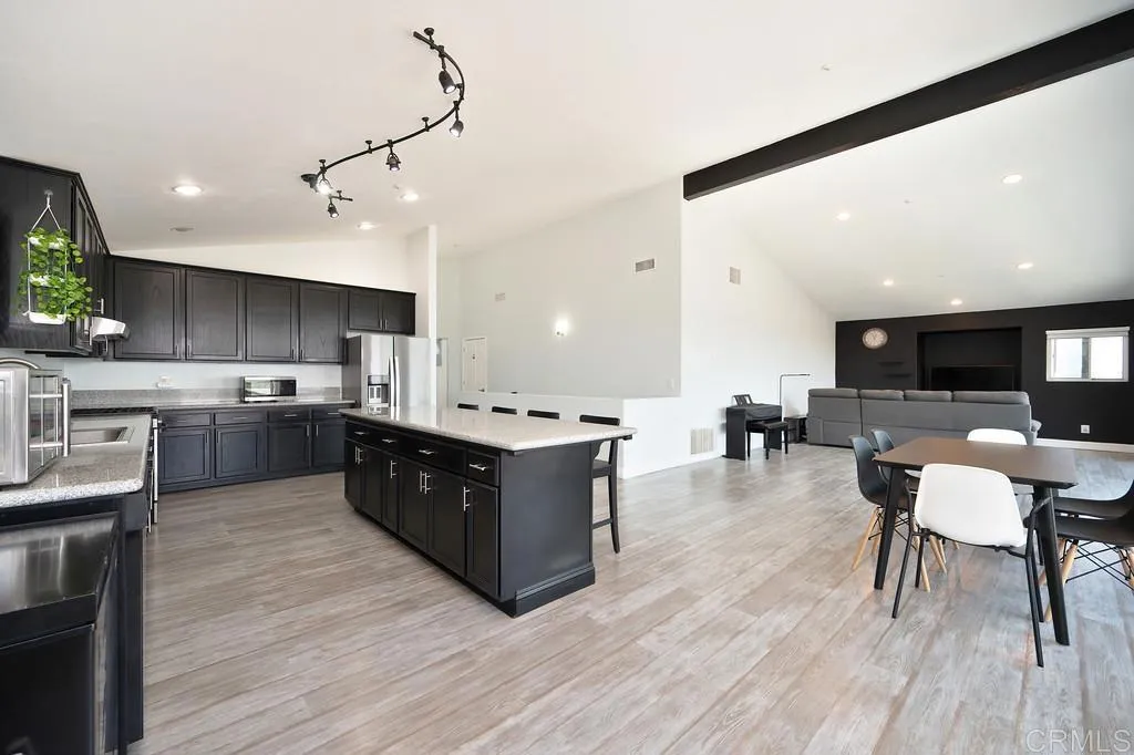 https://cdn.realtyfeed.com/cdn/127/306486326/5f3affff4cf9300942bf117e489aa64b.webp