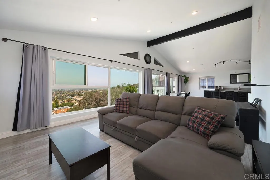 https://cdn.realtyfeed.com/cdn/127/306486326/c9ca59376388e2173acf9105d04b4130.webp