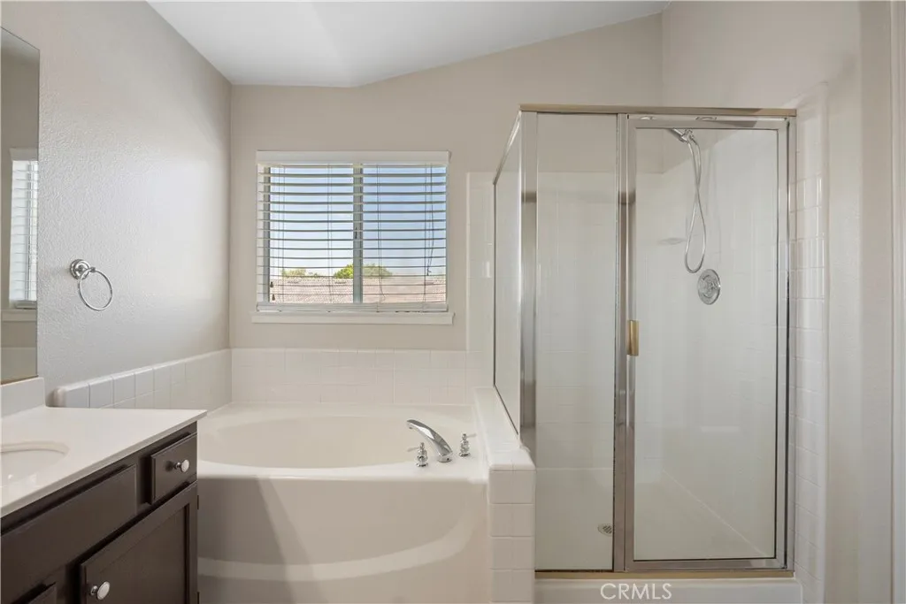 https://cdn.realtyfeed.com/cdn/127/306486366/26b112d558ec141967a82f5bce0ecbf5.webp