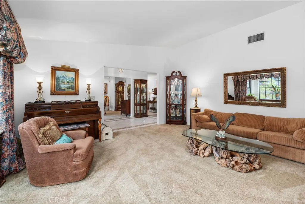 https://cdn.realtyfeed.com/cdn/127/306486568/1da1eeac1b13228a2456b2ff6d35424c.webp