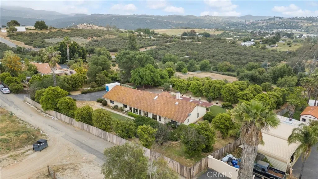 https://cdn.realtyfeed.com/cdn/127/306486568/9cb6a79ce1246b80bbbdc14e3b5e57e7.webp