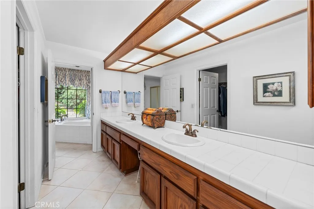 https://cdn.realtyfeed.com/cdn/127/306486568/a8de24aa4a8e5d7ada1af418988542eb.webp