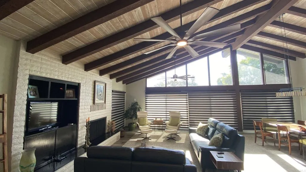 https://cdn.realtyfeed.com/cdn/127/306486644/d1f02f05610d5f1fbe17e975b684119c.webp
