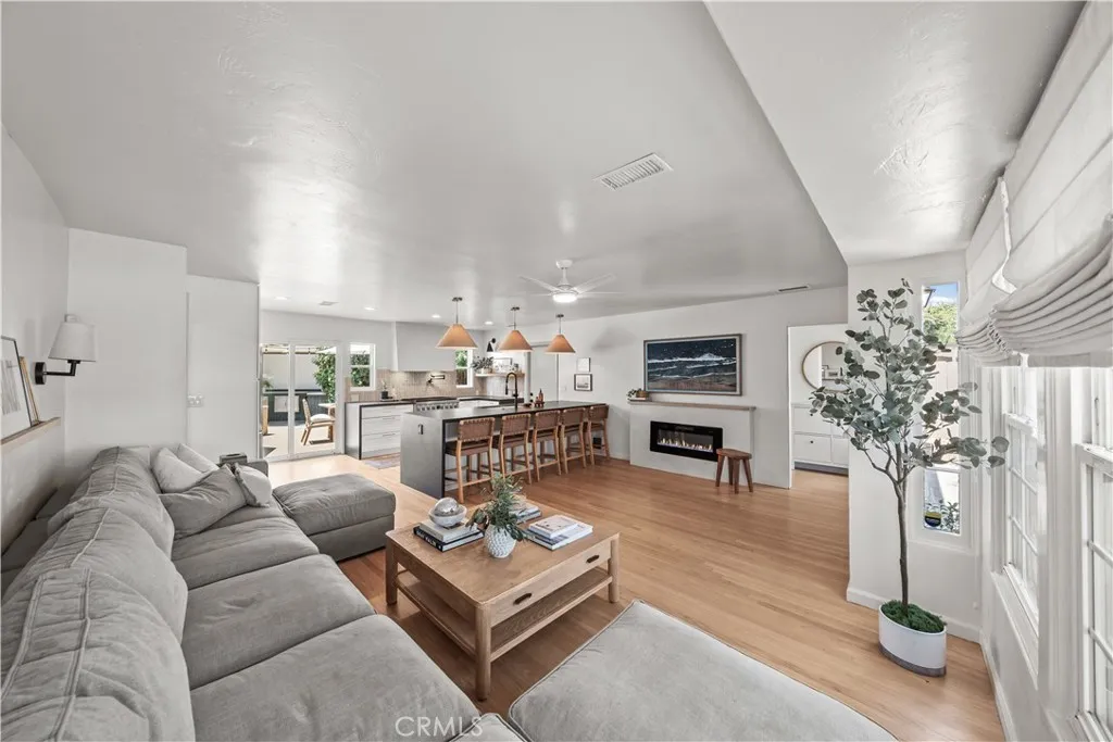 https://cdn.realtyfeed.com/cdn/127/306486707/093aa56b62e96473567a4158bff1e6c1.webp