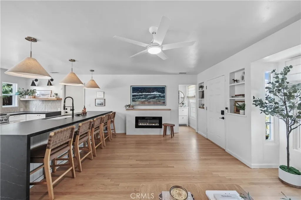 https://cdn.realtyfeed.com/cdn/127/306486707/906ae2fb2dc43110527ce69a154c34a4.webp