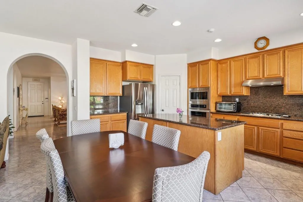 https://cdn.realtyfeed.com/cdn/127/306486892/150e2b5e656685b2189539ded7423acc.webp