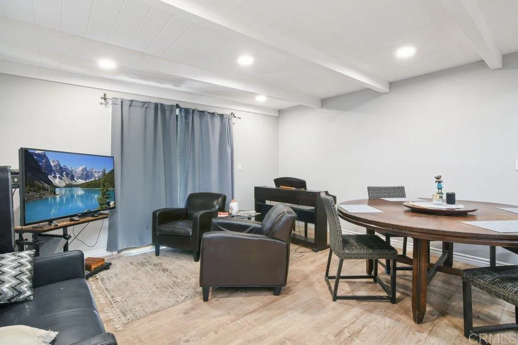 https://cdn.realtyfeed.com/cdn/127/306486957/3b21e4e43b153eaaee6e38e0b6027eae.webp