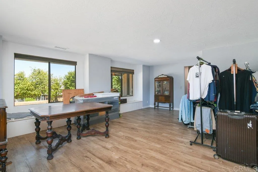 https://cdn.realtyfeed.com/cdn/127/306486957/70430cb6c72a263015edf1697313f393.webp
