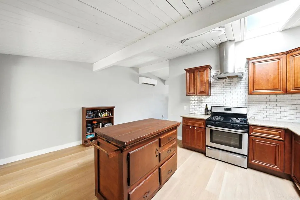 https://cdn.realtyfeed.com/cdn/127/306486962/6b8a582bb8a3dbeab103995973468f72.webp