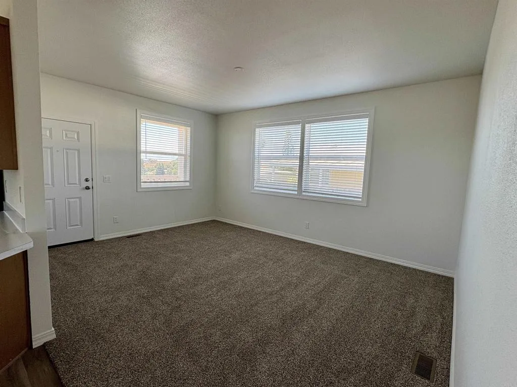https://cdn.realtyfeed.com/cdn/127/306487099/15f10b6144f3ef9e39314788157e33bd.webp