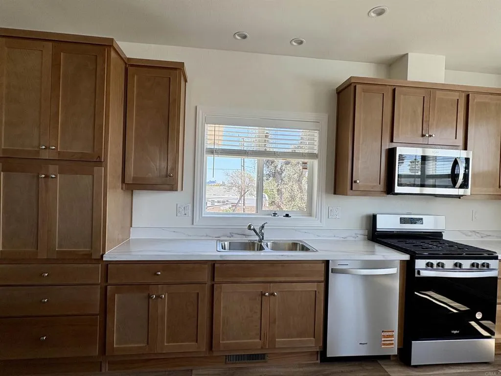 https://cdn.realtyfeed.com/cdn/127/306487099/bf560bff61d48adc27055f1b45a7d9ff.webp