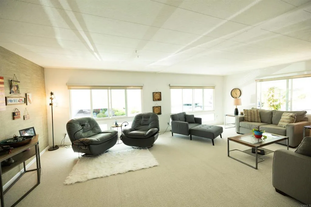 https://cdn.realtyfeed.com/cdn/127/306487100/78d22a9403a569b6156e28a3e2fc2575.webp