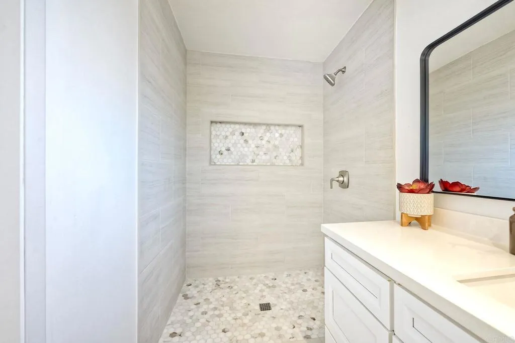 https://cdn.realtyfeed.com/cdn/127/306487152/4fe14e1ee2de3f362dd236424a07cc3f.webp