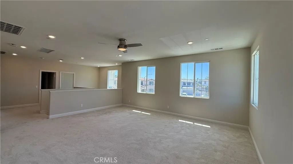 https://cdn.realtyfeed.com/cdn/127/306487173/a00b5ea522cfa69aee91a539e51789a6.webp