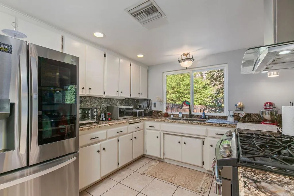 https://cdn.realtyfeed.com/cdn/127/306487230/0e96d8172baced25b0bfbc7d8cfaacbd.webp