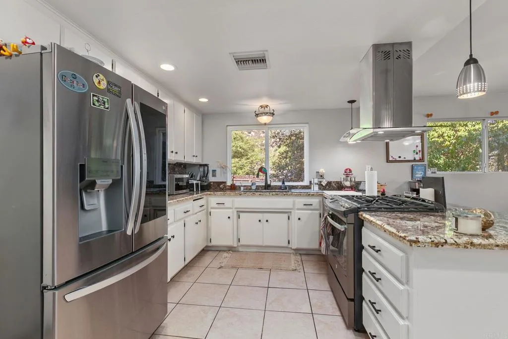 https://cdn.realtyfeed.com/cdn/127/306487230/e8e477c2fc08c776718c5876ccf534bc.webp