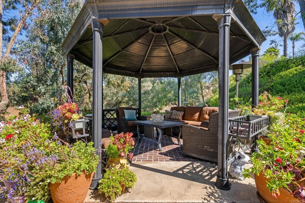 https://cdn.realtyfeed.com/cdn/127/306487328/2ec87cced269ca1e07abc2757ae5e440.webp