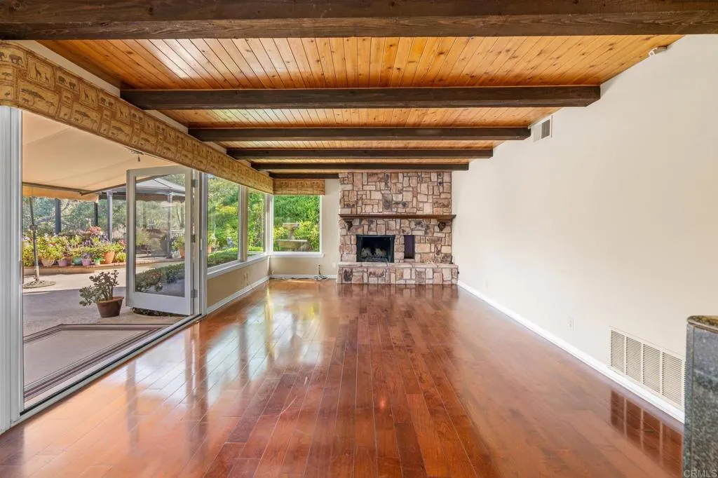 https://cdn.realtyfeed.com/cdn/127/306487328/7ffeb53625b58e0eb153fc916f72c709.webp