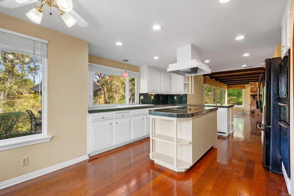 https://cdn.realtyfeed.com/cdn/127/306487328/8f7d9c9937fc69039b9119f60587f365.webp