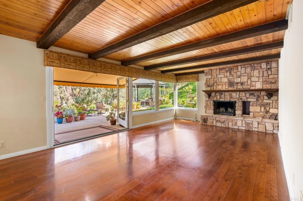 https://cdn.realtyfeed.com/cdn/127/306487328/ae866b1dcd18fb276cc1be3b494b173a.webp