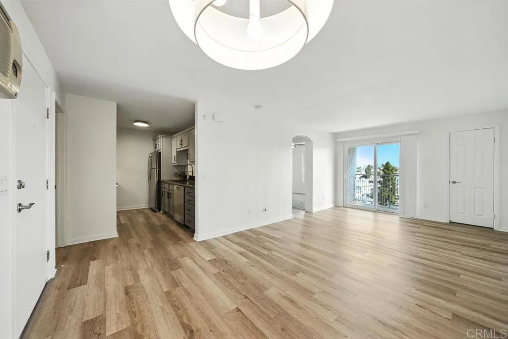 https://cdn.realtyfeed.com/cdn/127/306487358/e73664aa34c641bce0697b7bc490ef8f.webp