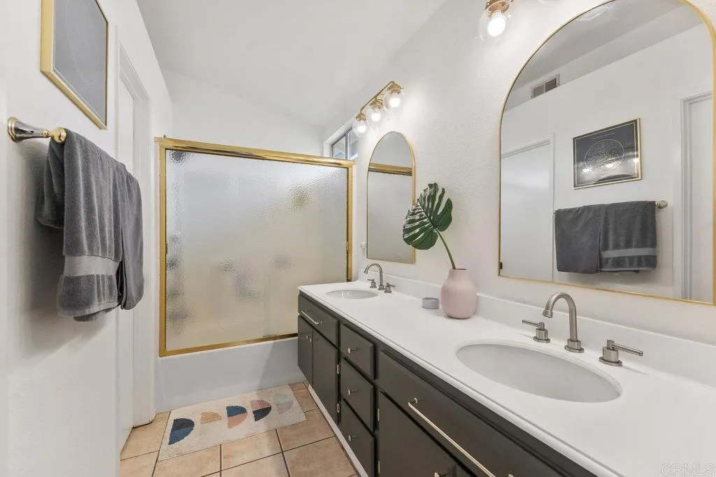 https://cdn.realtyfeed.com/cdn/127/306487519/370d6d1a8c802f6e8b4e8c15cd94bb15.webp