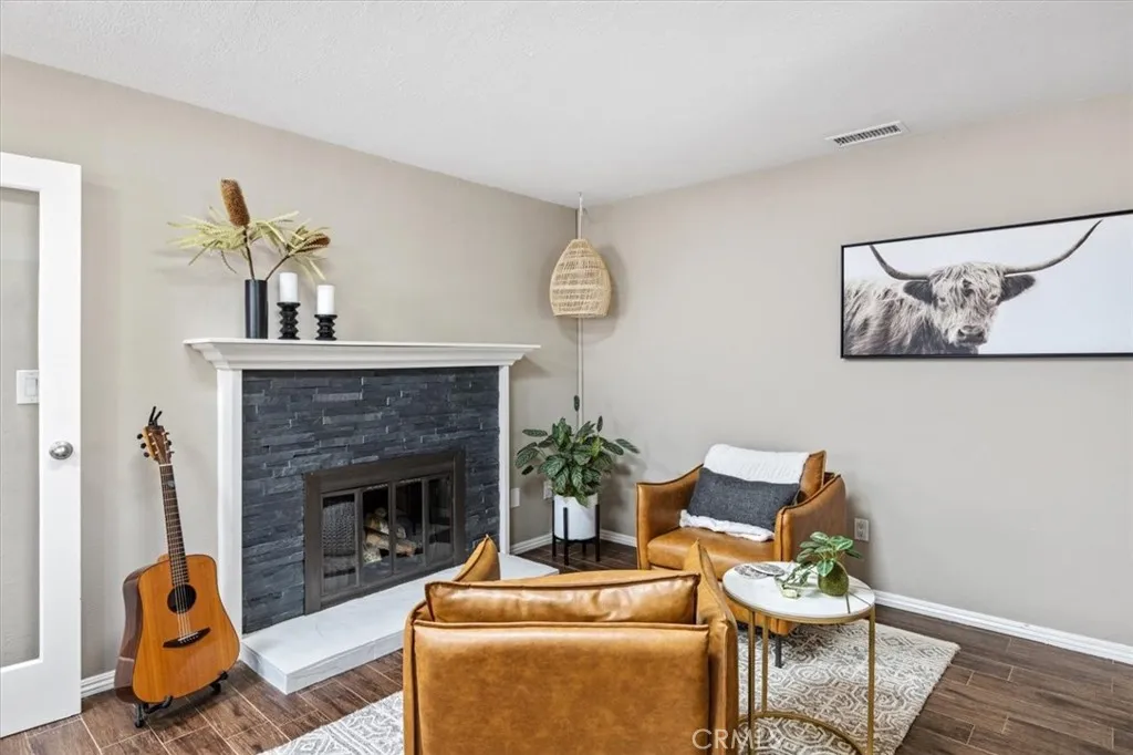 https://cdn.realtyfeed.com/cdn/127/306487548/2bdc98d3ab706989eb7c1cf5fdbecab9.webp