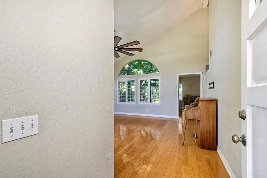 https://cdn.realtyfeed.com/cdn/127/306487625/48fd5da79855a0111fb3e8ff8a756ee2.webp