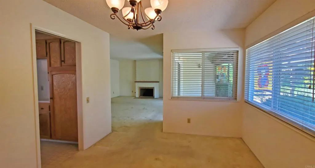 https://cdn.realtyfeed.com/cdn/127/306487780/03e6f2b748efa7102da23ca48f36d7de.webp
