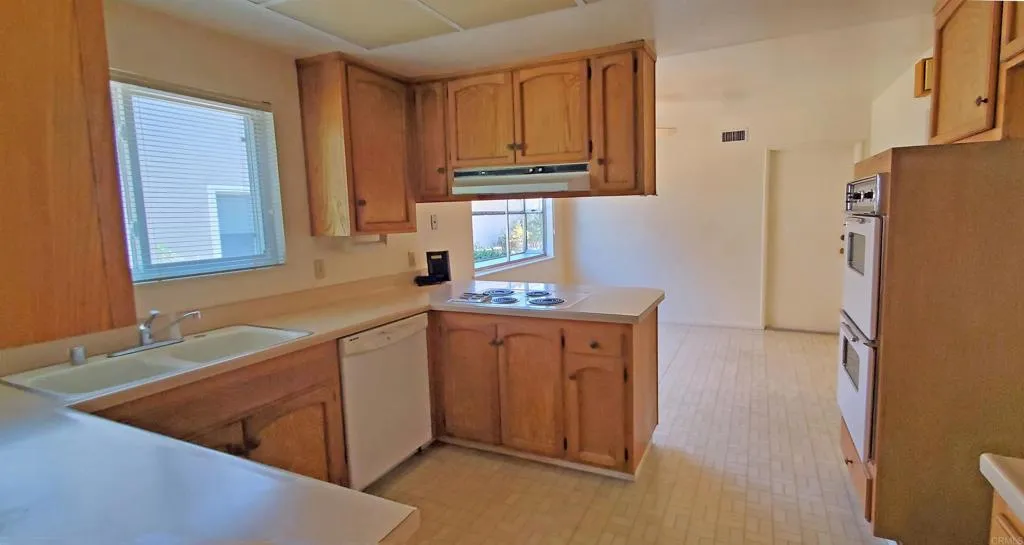 https://cdn.realtyfeed.com/cdn/127/306487780/5333177e660d85a2e32e6b43719e5bd5.webp