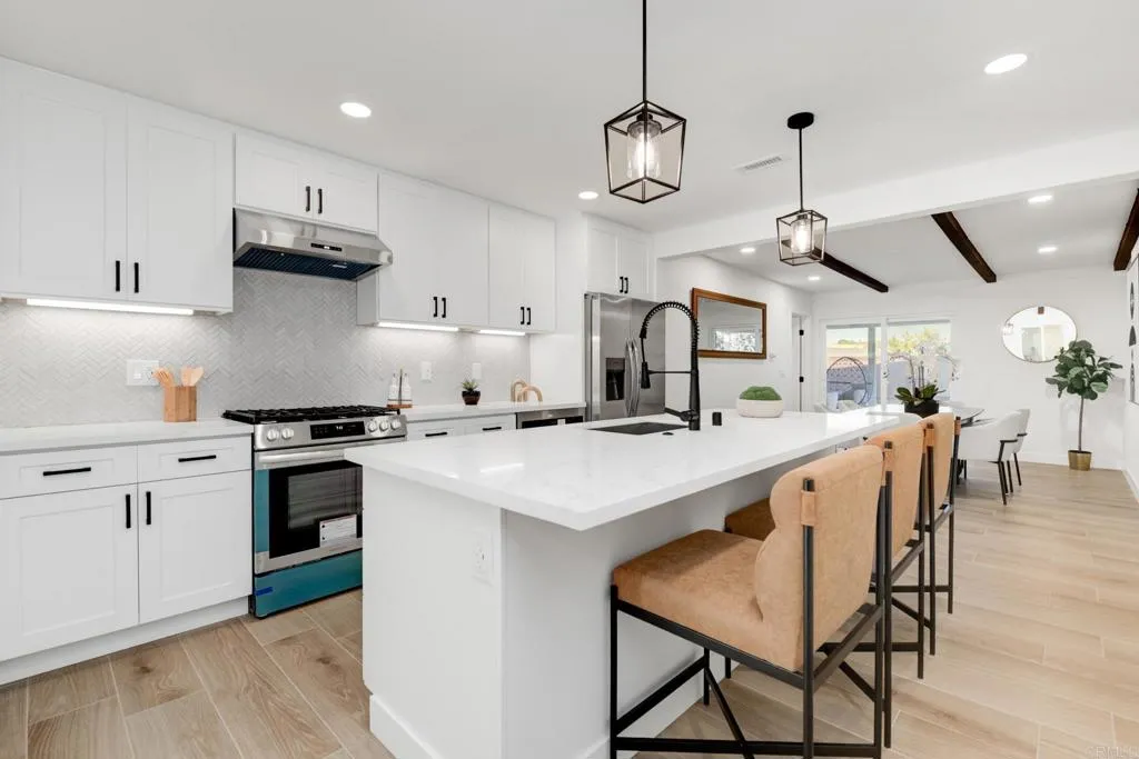 https://cdn.realtyfeed.com/cdn/127/306487900/a270f6f6e27fc4c7a1f6ea9572142cdb.webp