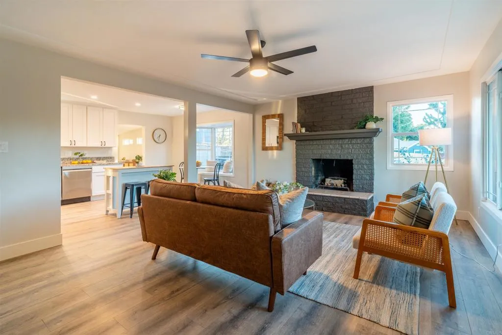 https://cdn.realtyfeed.com/cdn/127/306488053/5eb27f44ae14788674013eb227965068.webp