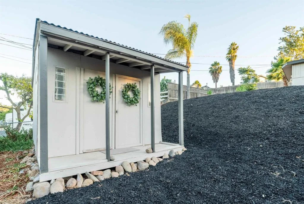 https://cdn.realtyfeed.com/cdn/127/306488053/71bc063e1879a303546b73ac866ca2d9.webp