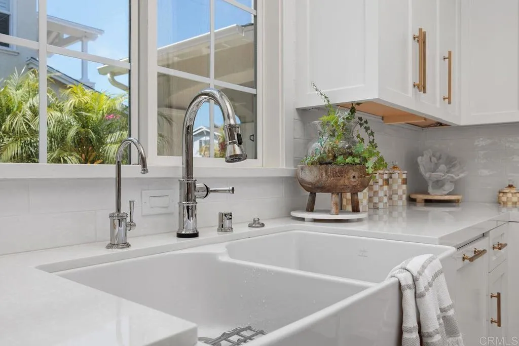 https://cdn.realtyfeed.com/cdn/127/306488115/386cfa6594c6840f3c5328e30ae2c583.webp