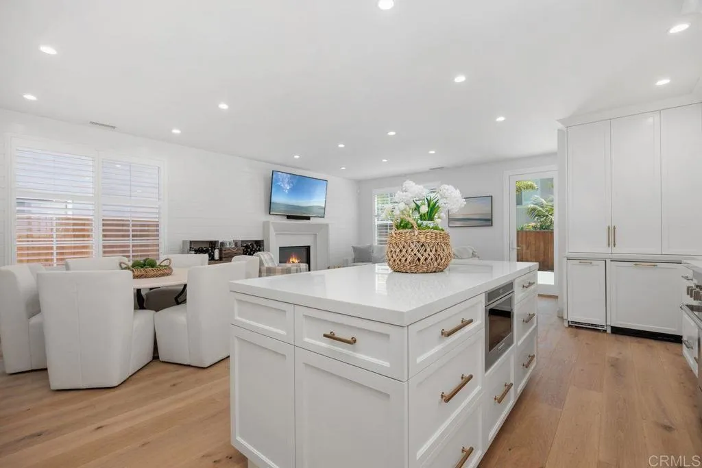 https://cdn.realtyfeed.com/cdn/127/306488115/7ff9be0706afd3a70dd5cc6a6f14f53e.webp