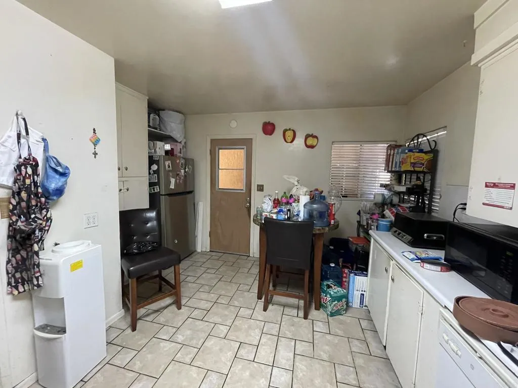 https://cdn.realtyfeed.com/cdn/127/306488163/cbfae94db9f3522b37f5b46019db8dcb.webp