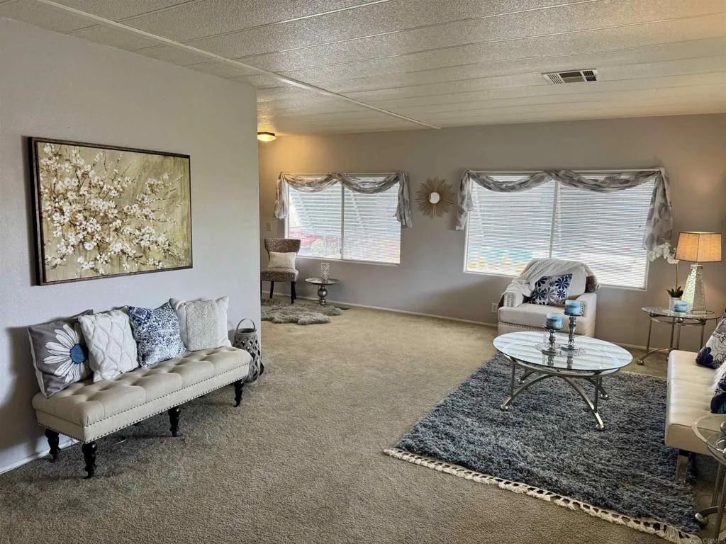 https://cdn.realtyfeed.com/cdn/127/306488201/638505e8772c40fc40a1b245788a84a5.webp
