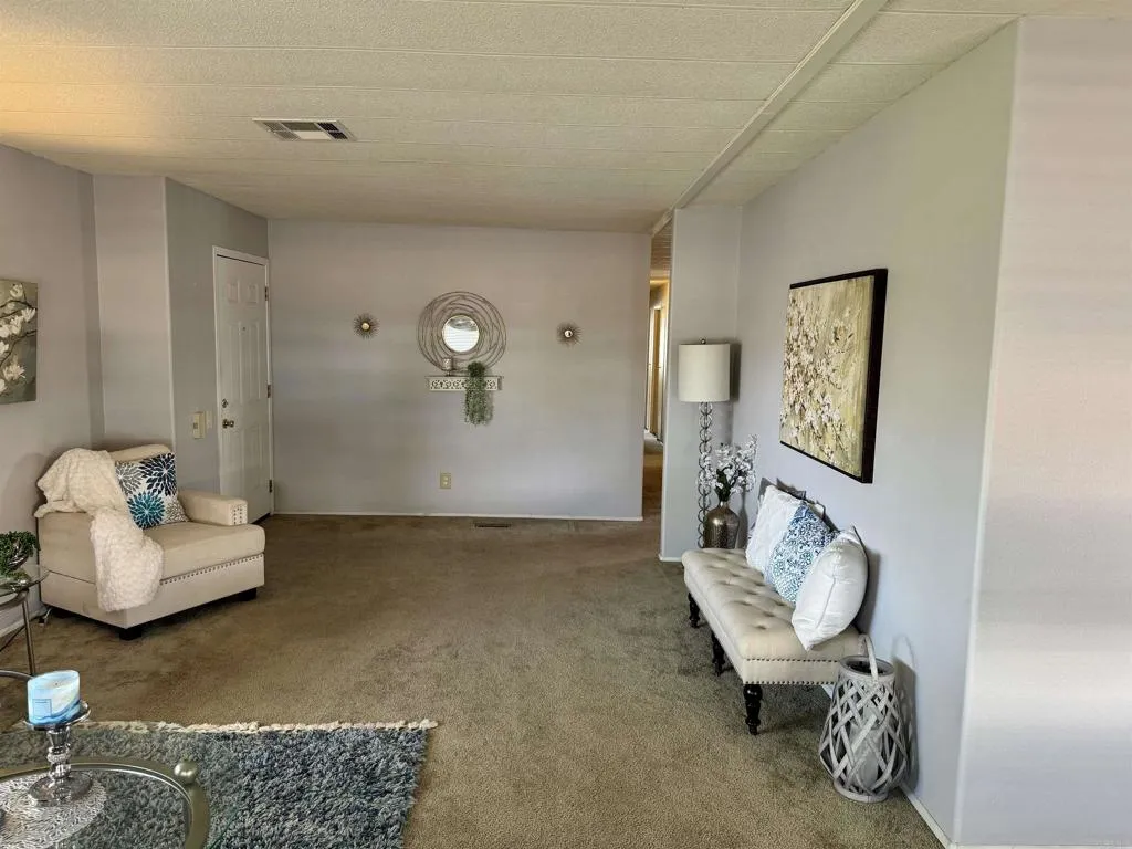 https://cdn.realtyfeed.com/cdn/127/306488201/8c929acb7af6add79ba16ee024769fd5.webp
