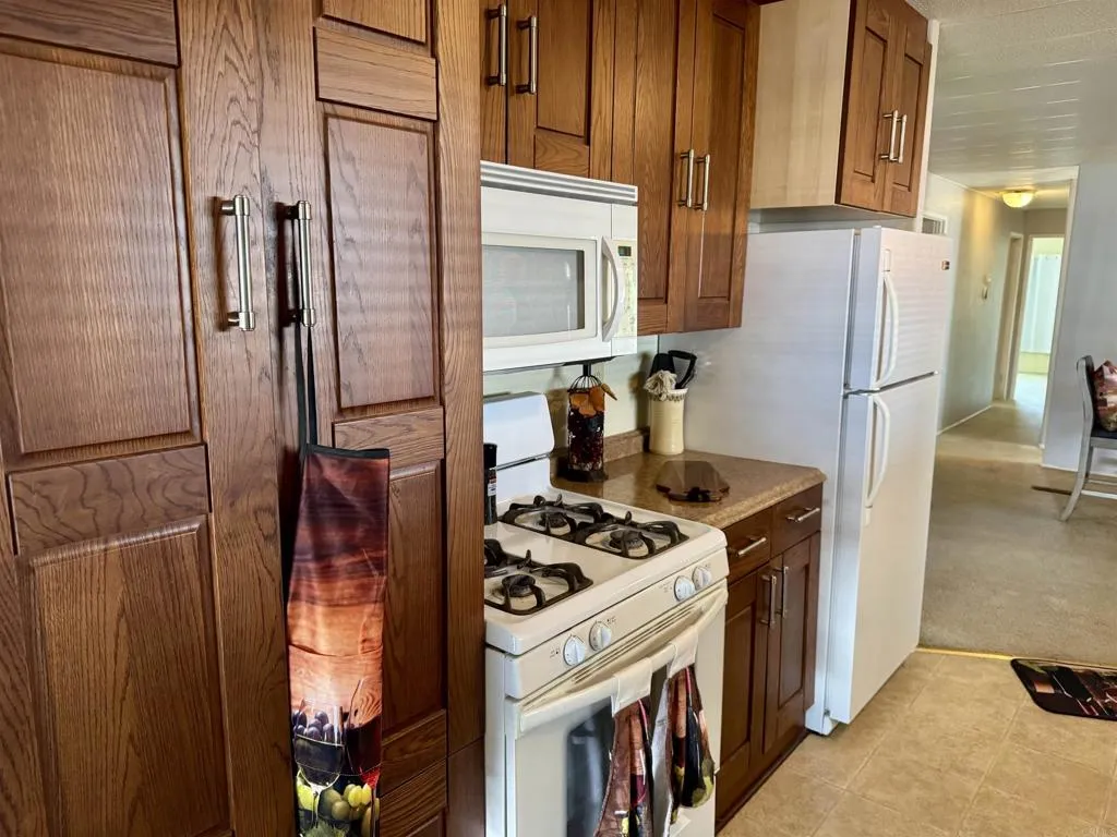 https://cdn.realtyfeed.com/cdn/127/306488201/ddf68c874a2f1d30c95e5fdc18f7fa31.webp