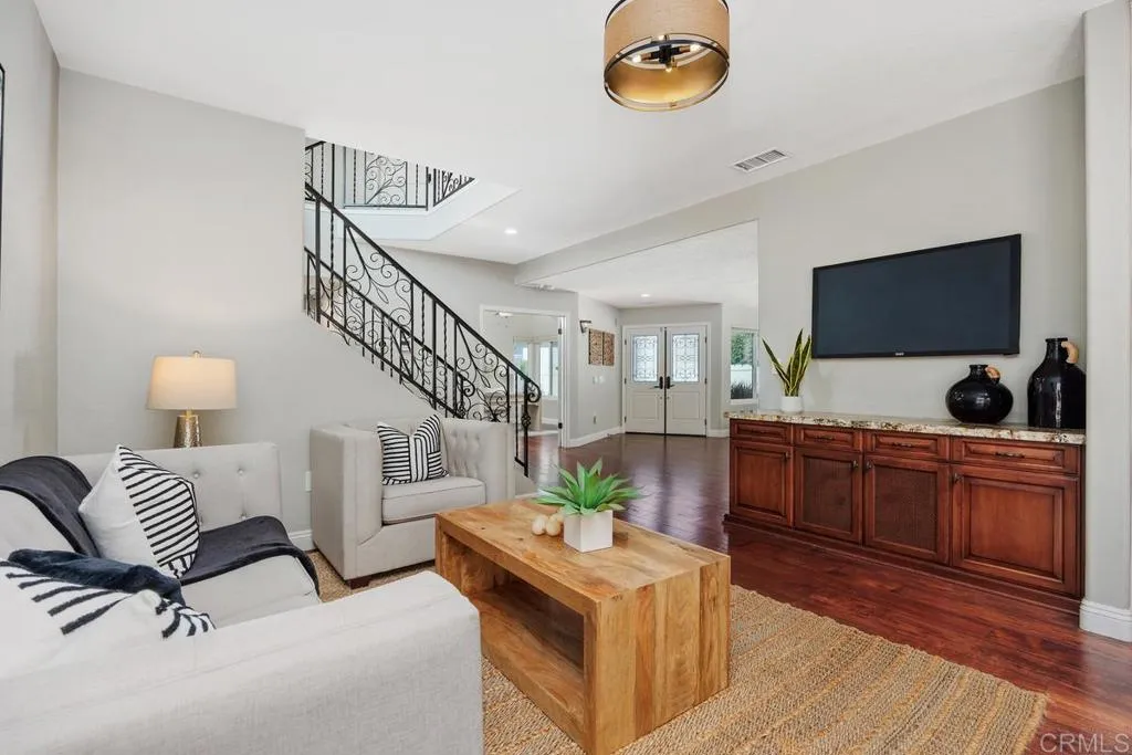 https://cdn.realtyfeed.com/cdn/127/306488203/08ba4395011fe0182f5e35ff75fdb9b2.webp