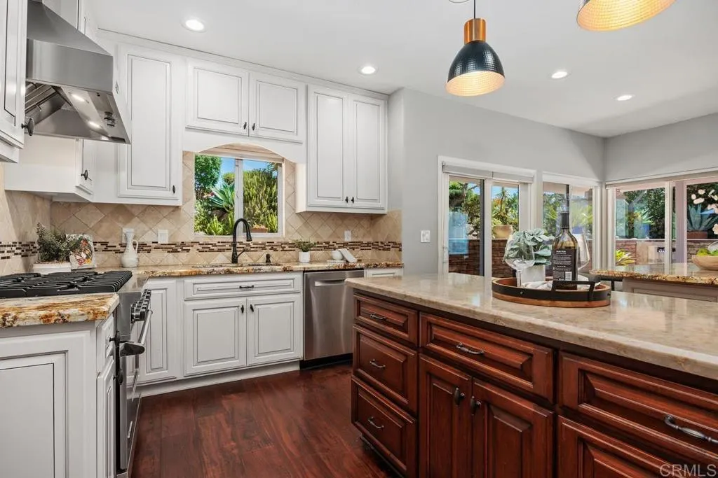 https://cdn.realtyfeed.com/cdn/127/306488203/4f4e265d2d1c2c778b81cc9b41f68118.webp